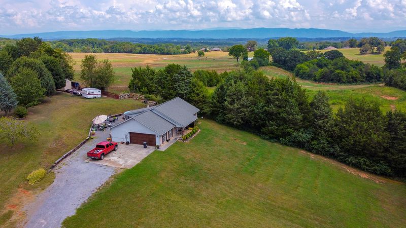 5057 Gregory Rd, Greenback, TN 37742