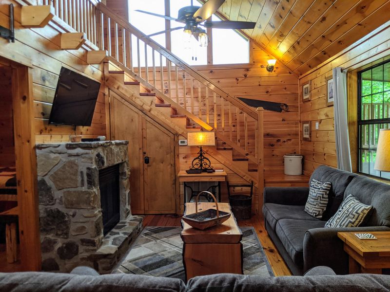 506 Hideaway Ridge Cir, Sevierville, TN 37862