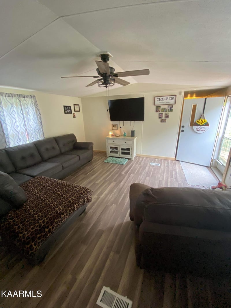 506 Liberty Road Rd, Wartburg, TN 37887