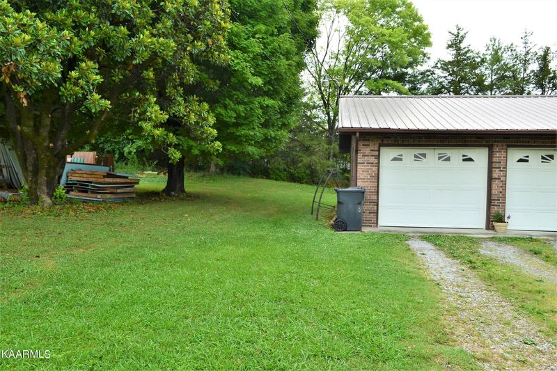 506 Maple Ln, Pigeon Forge, TN 37863