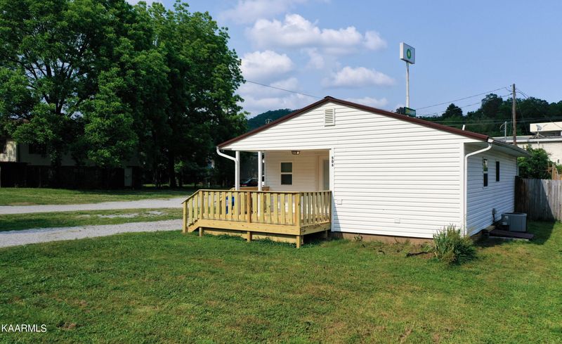 506 Wallace Ave, Rocky Top, TN 37769