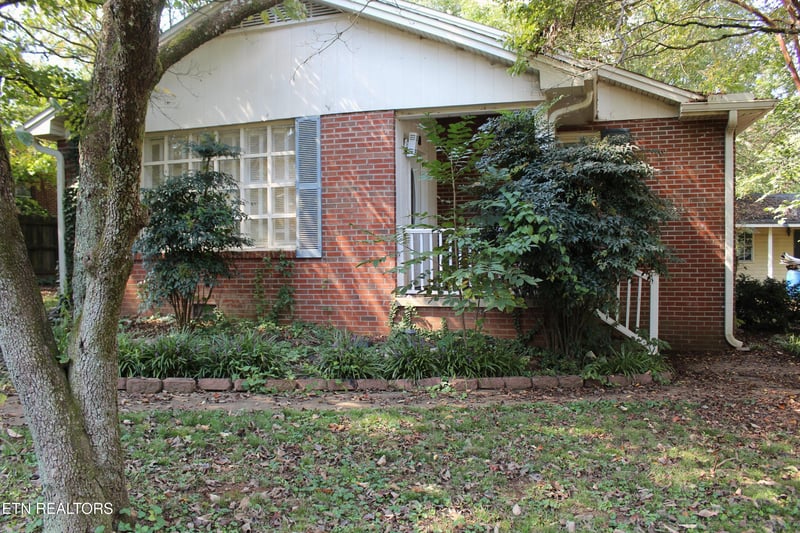 506 Wharf St, Loudon, TN 37774