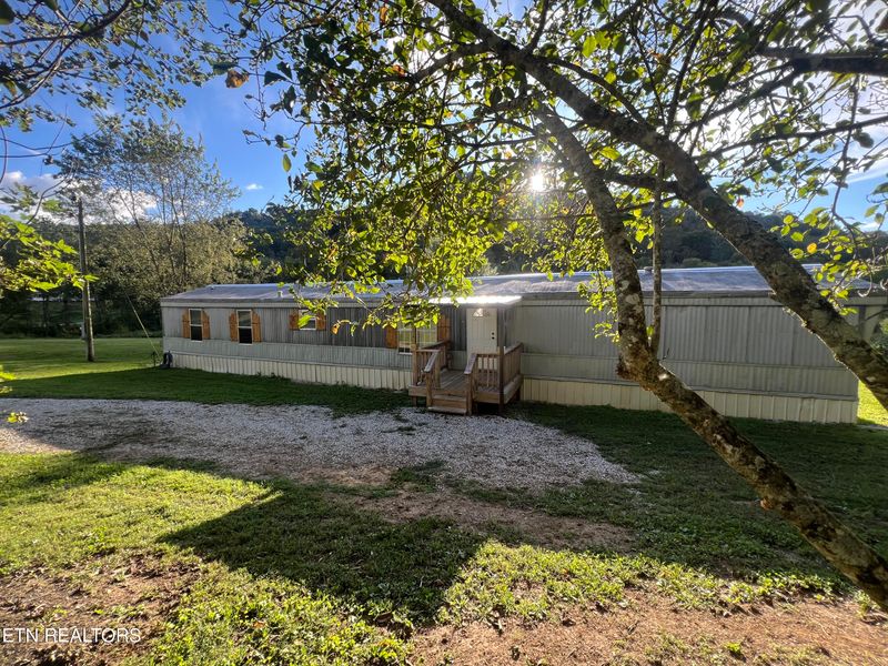 5060 Buffalo Rd, Oneida, TN 37841