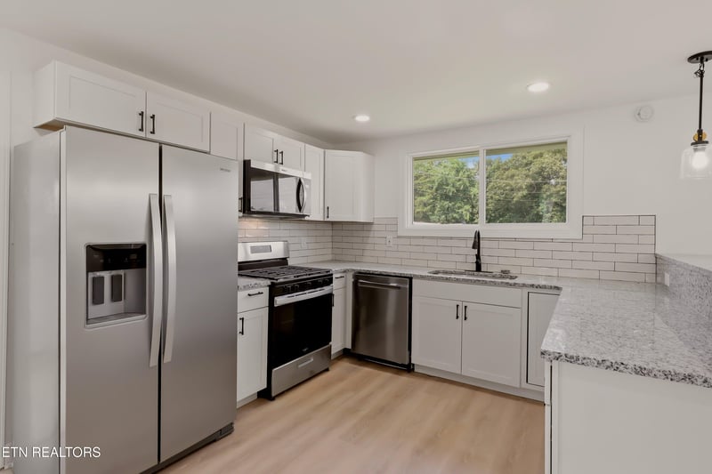 507 Pine Top St, Loudon, TN 37774