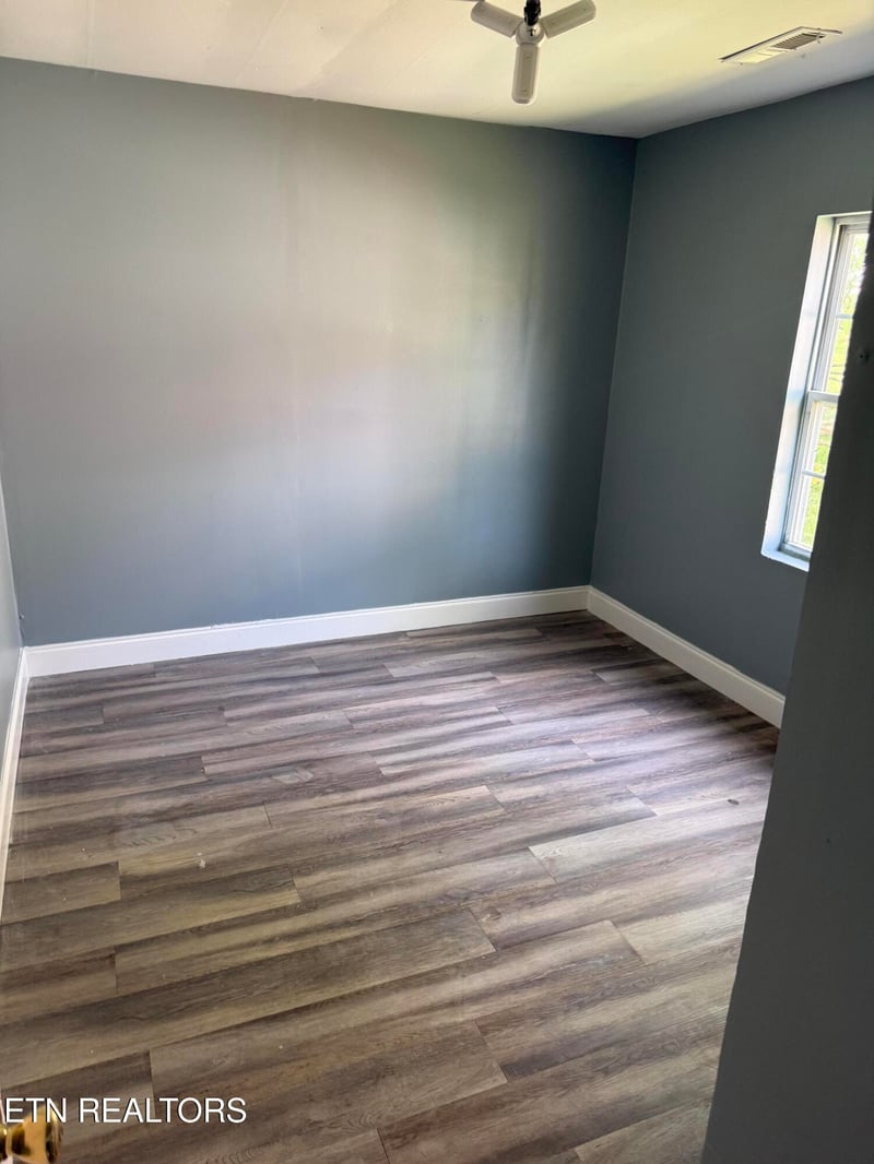 507 Wallace Ave, Rocky Top, TN 37769