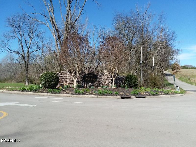 5079 Chosin Tr, Greenback, TN 37742