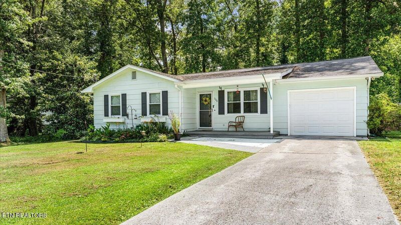 508 Cedar Ln, Oliver Springs, TN 37840
