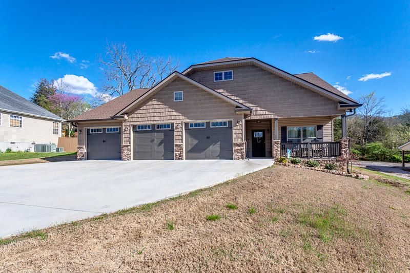 508 Little Brook Ln, Powell, TN 37849