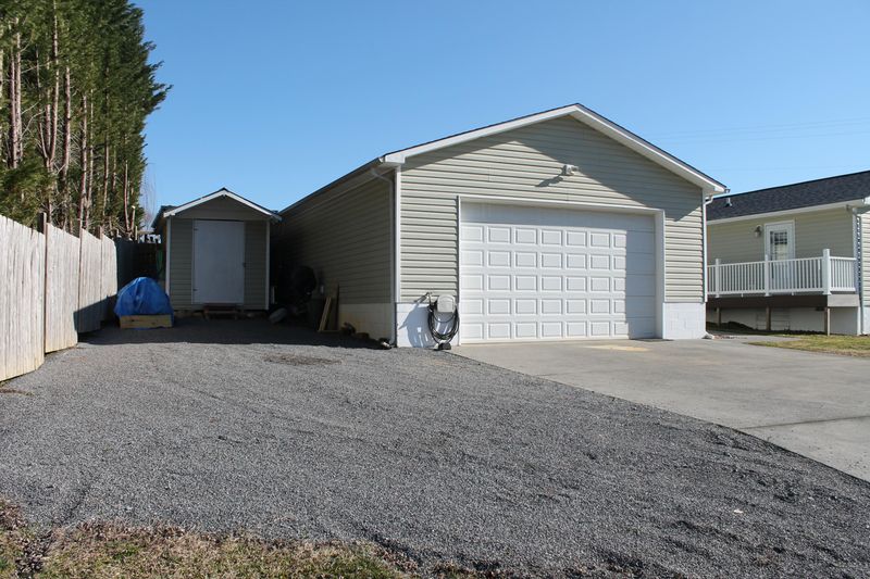 508 S Asbury Dr, Pigeon Forge, TN 37863
