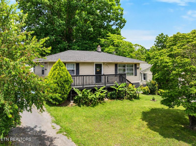 508 W Hemlock St, Lafollette, TN 37766