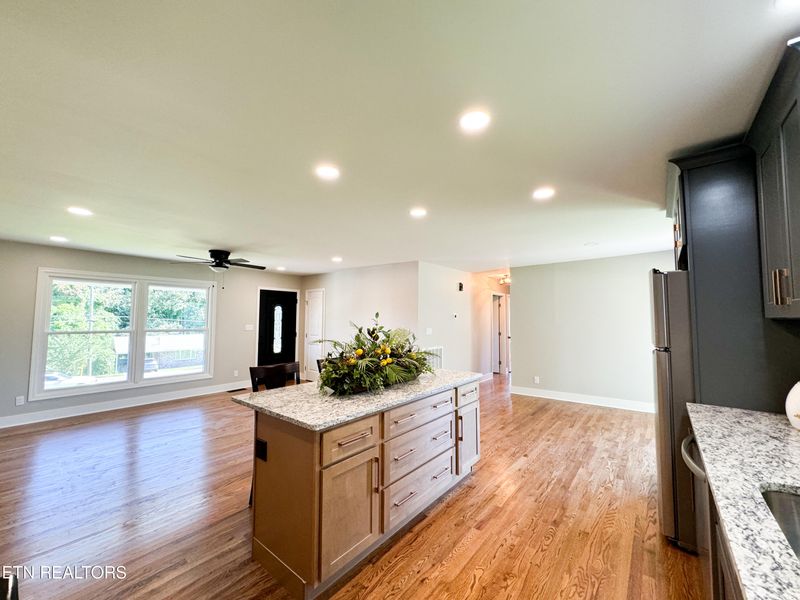 508 Westbury Dr, Clinton, TN 37716