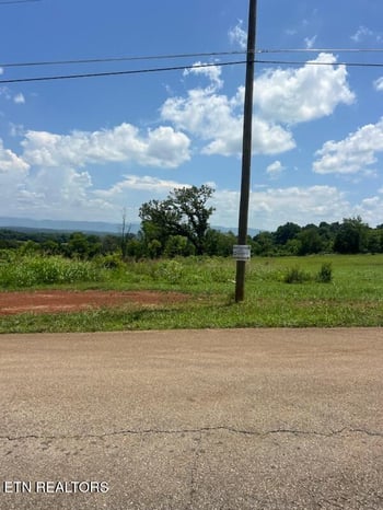 5087 Gregory Rd, Greenback, TN 37742