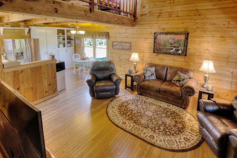 509 Mount Dr, Sevierville, TN 37876