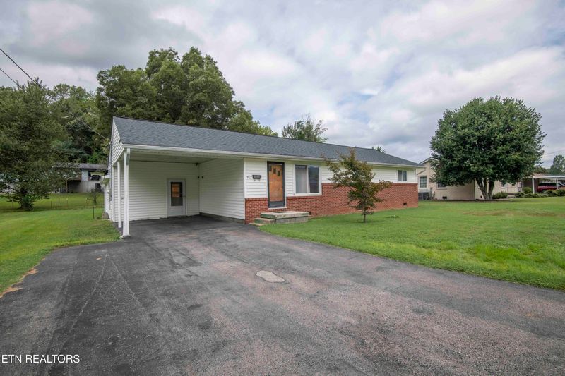 509 Riverside Dr, Clinton, TN 37716