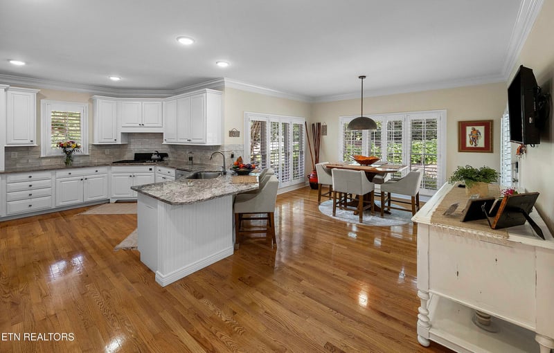 509 Saint Charles Ln, Knoxville, TN 37934