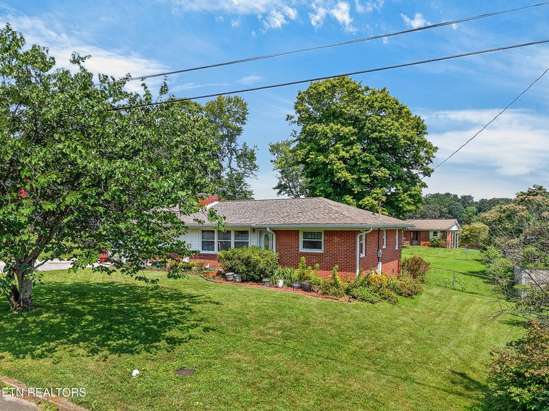 509 Scenic Dr, Clinton, TN 37716