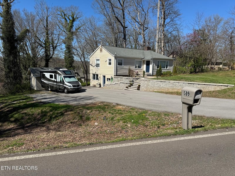 509 Taylor Rd, Knoxville, TN 37920