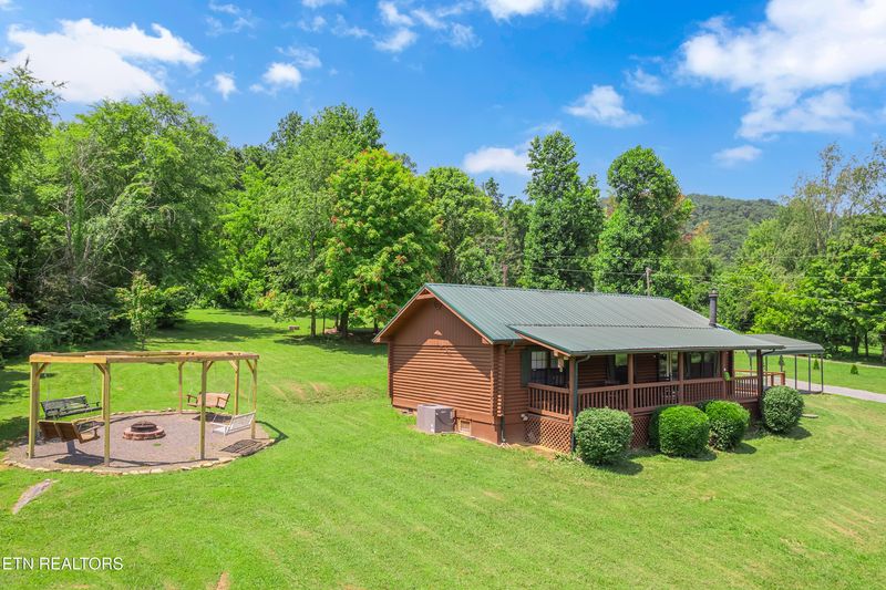 509 Thomas Loop Rd, Sevierville, TN 37876