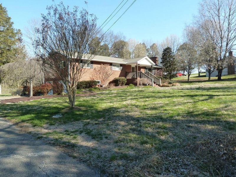 509 W Beaver Creek Dr, Powell, TN 37849