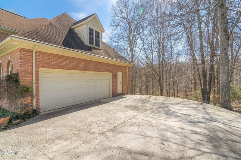 51 Chestnut Dr, Norris, TN 37828