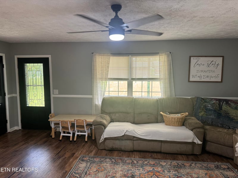 51 Rhododendron Cir, Crossville, TN 38555
