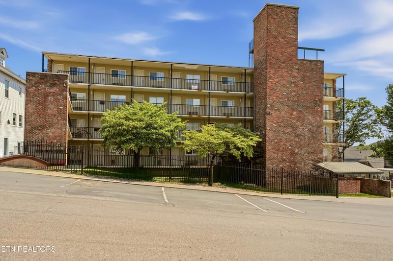 510 14th St #305, Knoxville, TN 37916