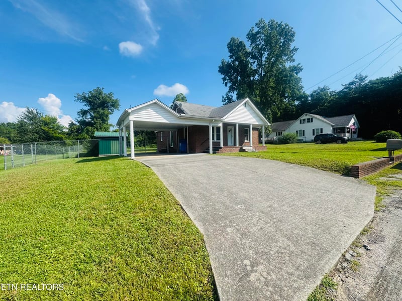 510 Fairground St, Rocky Top, TN 37769