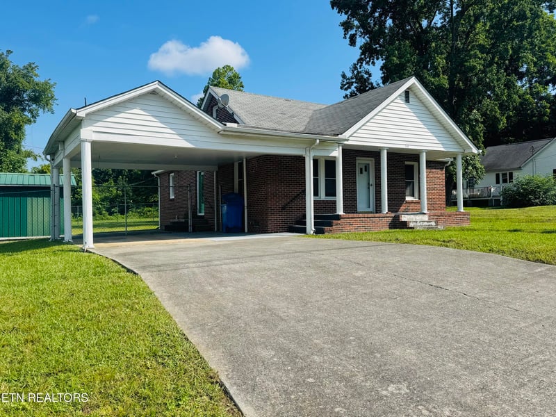 510 Fairground St, Rocky Top, TN 37769