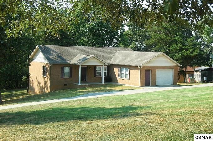 510 Maplewood Cir, Sevierville, TN 37876