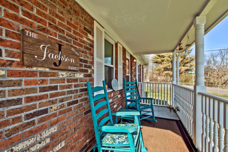510 Shell St, Athens, TN 37303