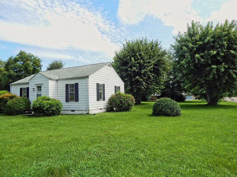 5100 Schubert Rd, Knoxville, TN 37912