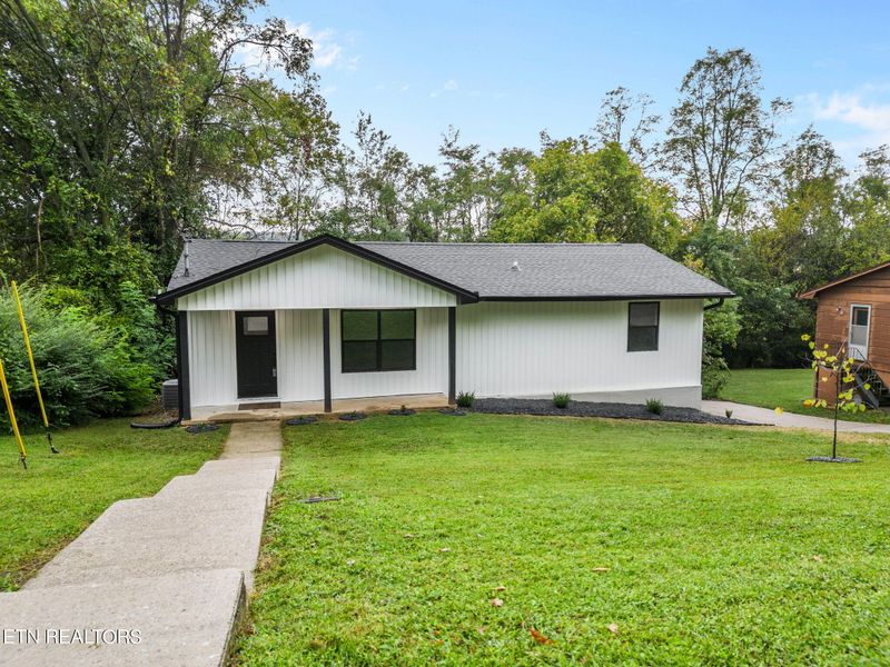5101 Spring Valley Dr, Knoxville, TN 37917