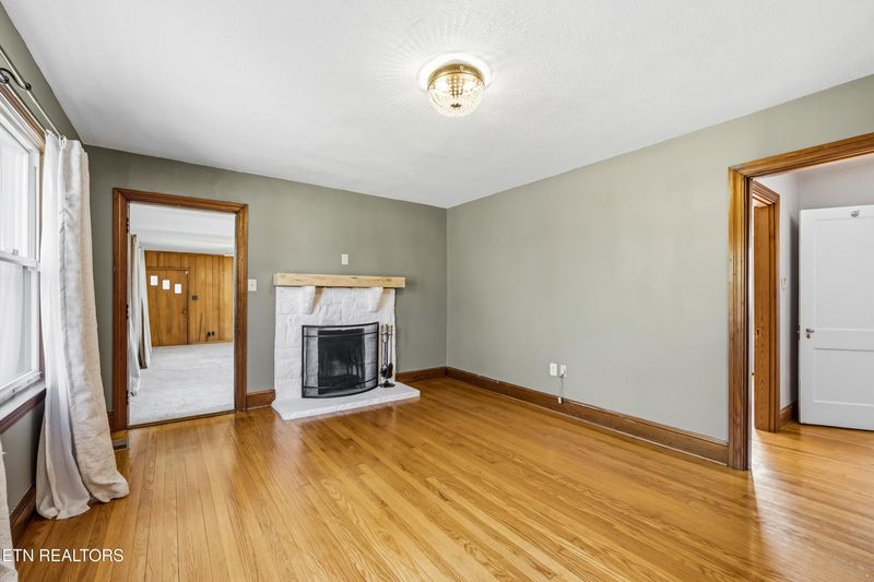 5102 E Sunset Rd, Knoxville, TN 37914