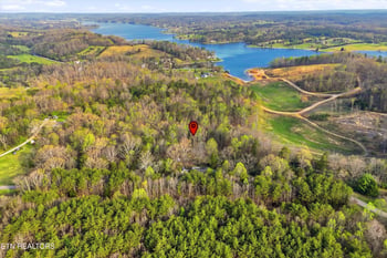 5104 Rest Camp Rd, Lenoir City, TN 37772