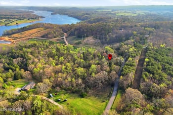 5104 Rest Camp Rd, Lenoir City, TN 37772