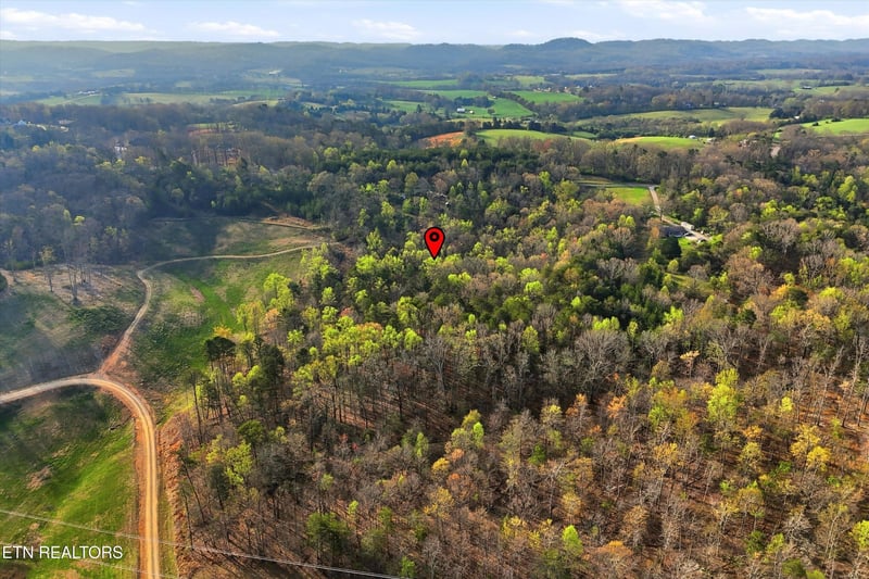 5104 Rest Camp Rd, Lenoir City, TN 37772