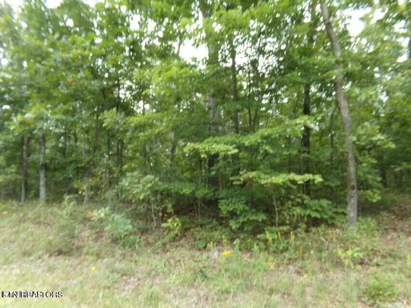 5105 Yurch Dr, Crossville, TN 38572