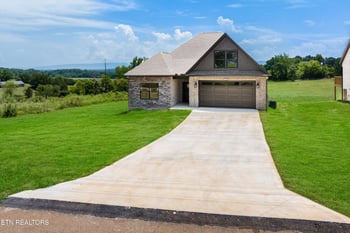 5109 Gregory Rd, Greenback, TN 37742