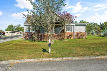 511 1st St, Kingston, TN 37763