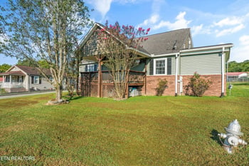 511 1st St, Kingston, TN 37763