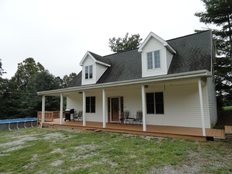 511 Black Oak Rd, Clinton, TN 37716