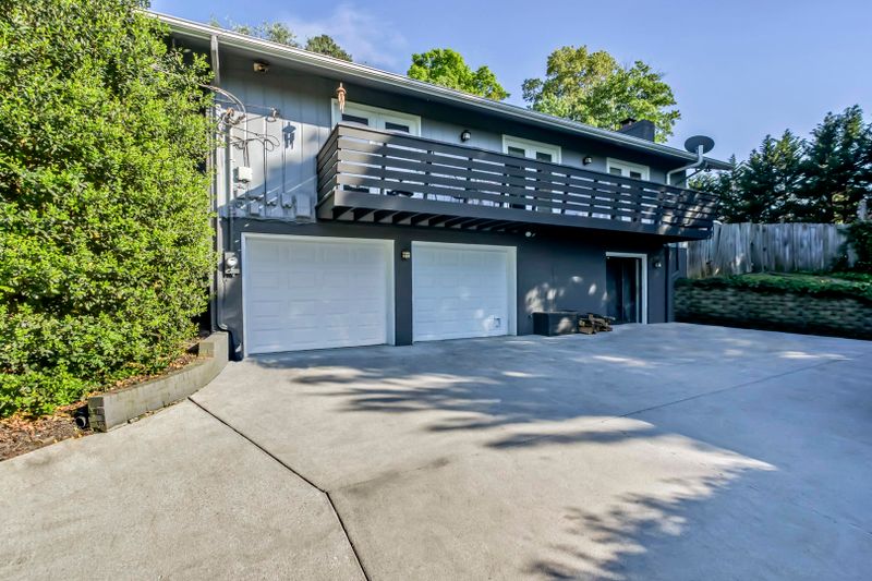 511 Echo Valley Rd, Knoxville, TN 37923