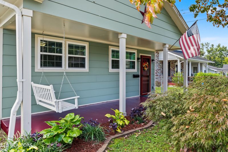 511 Ferry St, Loudon, TN 37774