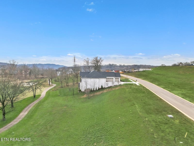 511 Mockingbird Ln, Loudon, TN 37774