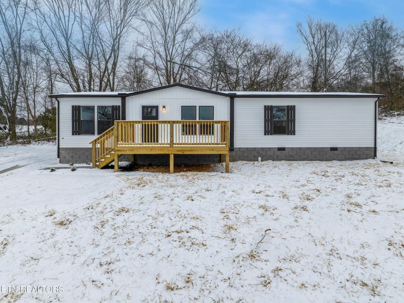 511 New Clear Branch Rd, Rocky Top, TN 37769