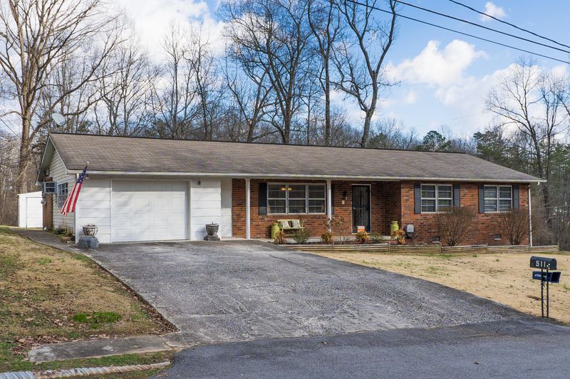 511 Sherwood Dr, Harriman, TN 37748