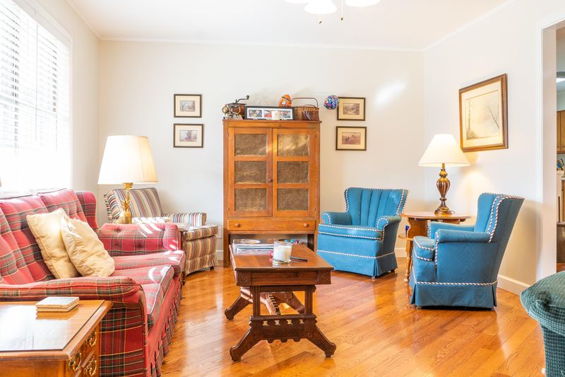 511 Sherwood Dr, Harriman, TN 37748