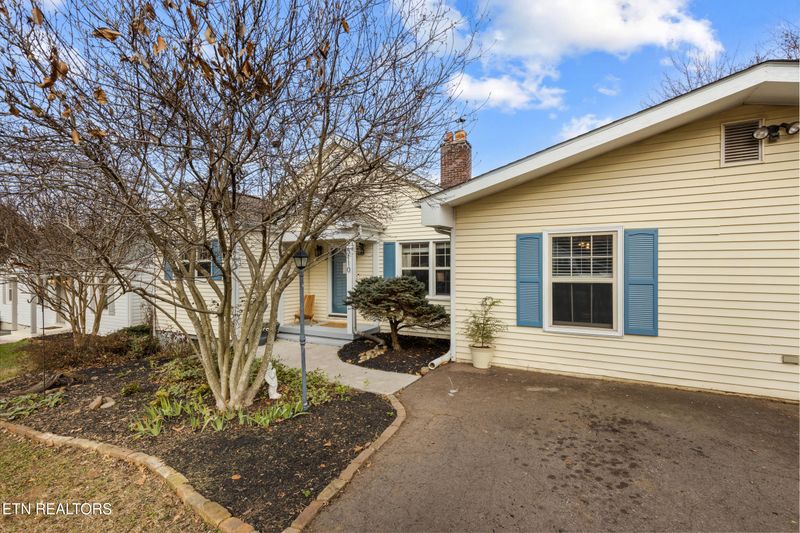 5110 Montrose Rd, Knoxville, TN 37918