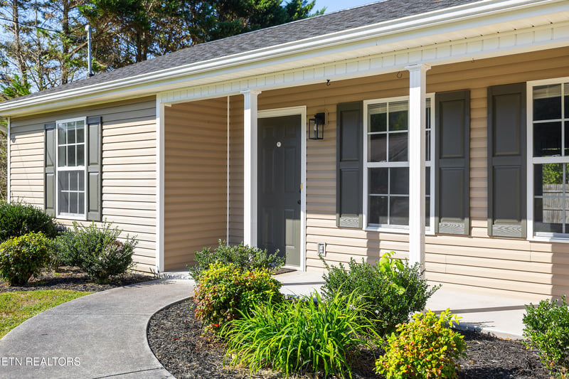 5111 Cattail Ln, Corryton, TN 37721
