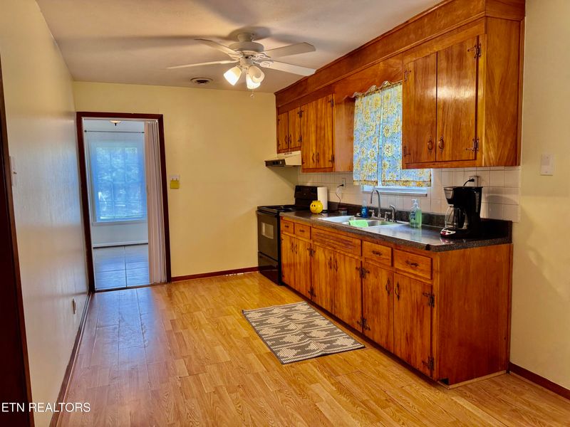 5112 E Emory Rd, Knoxville, TN 37938